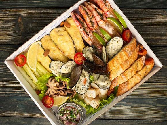 Заказать Сет "Морской" коллекция морепродуктов на 6-8 персон в Санкт-Петербурге