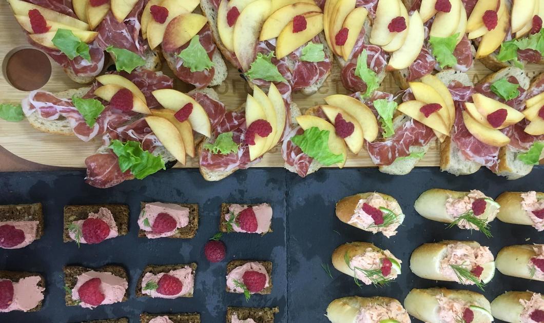 Доставка фуршетных закусок Русскомплект Пит Доставка фуршетных закусок Русскомплект Пит